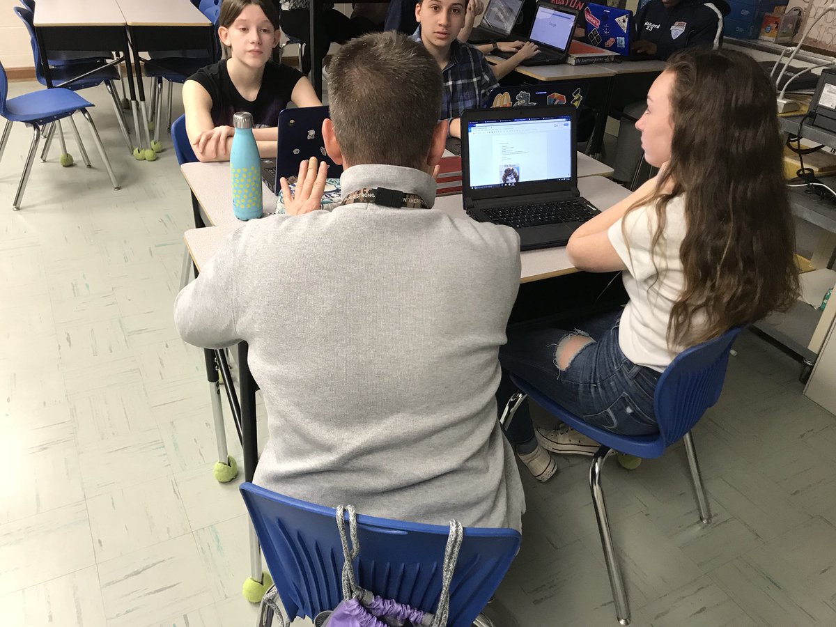 LennonCorey's tweet photo. It’s the “Roaring 20’s” in 7th grade @CurtisCornerMS Ss are in the role of magazine editors deciding content, format &amp; focus. Ss literally 😥 that class was over—excitement &amp; engagement off the 🎣. @Buncee @canva @SmorePages @lucidpress #Umatteratsk https://t.co/AtHGppQKSO