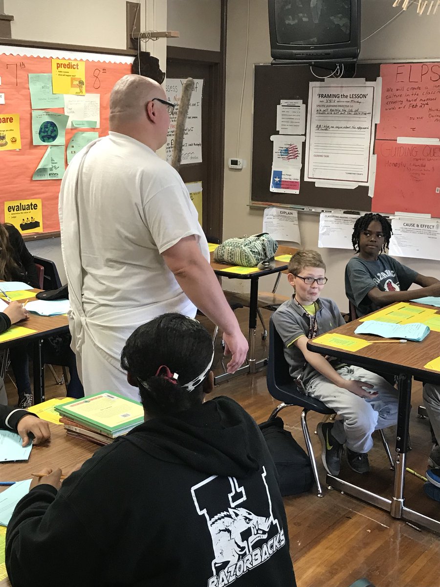 APlusWords's tweet photo. @Teachsumhistory keeping his students engaged and inspiring essays about Gandhi! @hoggtylerisd @HoggPrincipal @DunnRandi @LaurenWorks @tylerisdlearn @TylerISDSocStu https://t.co/RswcpConWU