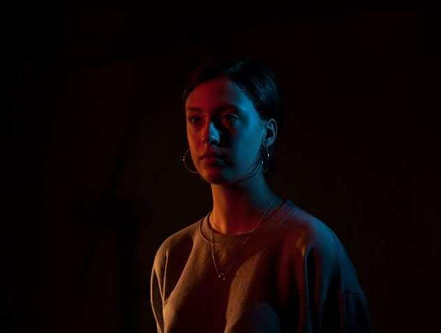 ucaphoto's tweet photo. Photographs from a mixed lighting workshop with 1st year photography lecturer Ed Thompson. @maisy_prynn #ucaphoto #photography #studio #lighting https://t.co/zm5X72Vy0y https://t.co/Pv6fJgucCz