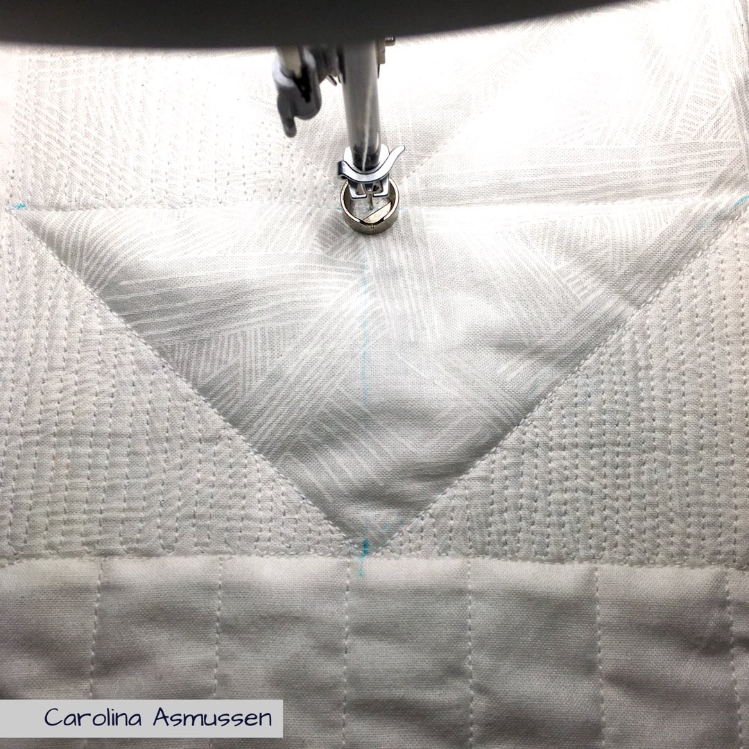 carol_asmussen's tweet photo. Playing #imaginarypiecing again π€! #secretproject #aurifil #forty3 #fmq #berninaq20 #freemotionquilting #longarmquilting #quilting #quiltingfun #snowday #rulerwork https://t.co/WbD9ua9mp1