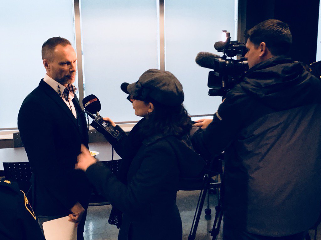 WindsorEssexCAS's tweet photo. At the #situationtable working with agencies to create a collaborative approach to community safety. @WindsorPolice https://t.co/oh1fZmEmim