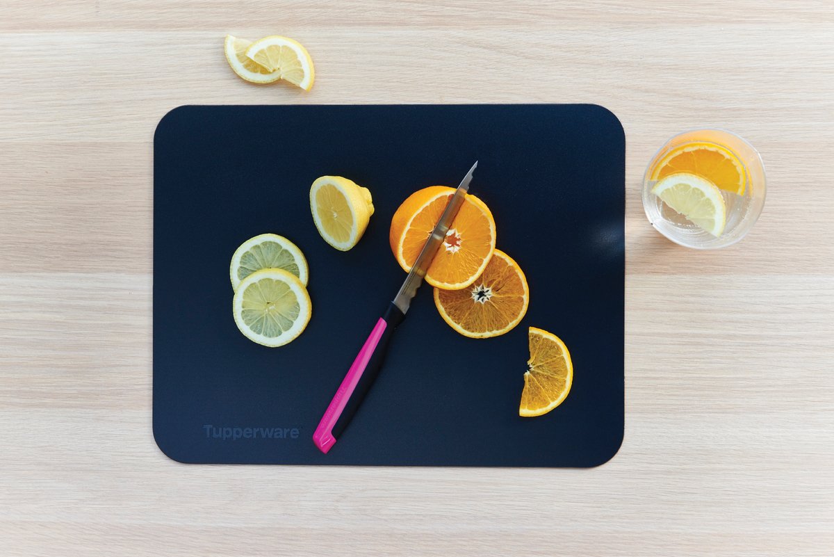 TupperwareWW's tweet photo. Enjoy every last drop of juice! Simply roll citrus fruit on a firm surface or microwave for 20-seconds to get the most of your lemons, limes, and oranges. #TupperTip https://t.co/E18NofVZKs