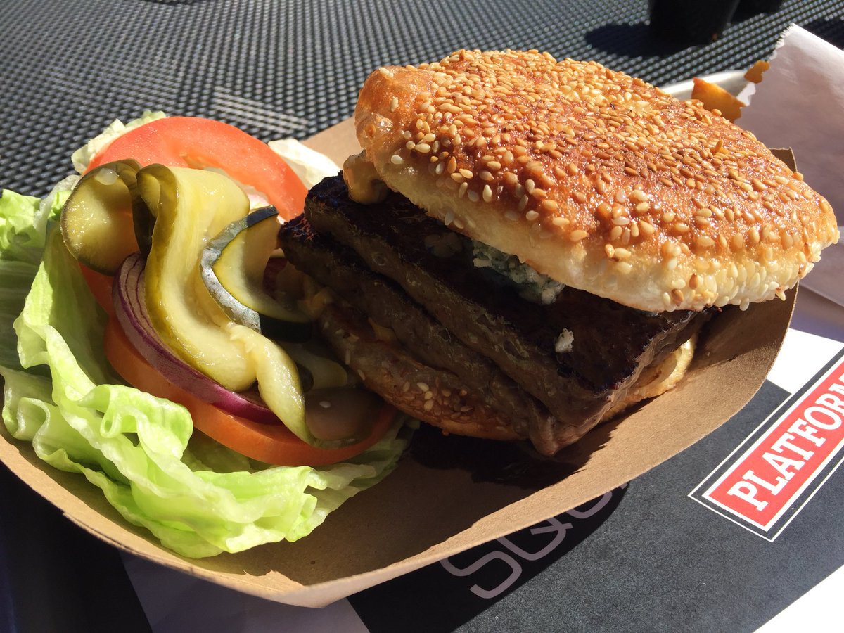 tomHodge's tweet photo. Absolutely one of the BEST burgers you will ever have is @Platform8Napa @ChefChiarello. Incredible tasty food with outdoor seating in the Yountville California sun. Congratulations Chef on the new restaurant 👨🏽‍🍳👍🏼👍🏼 https://t.co/pUmXX8d3Z5