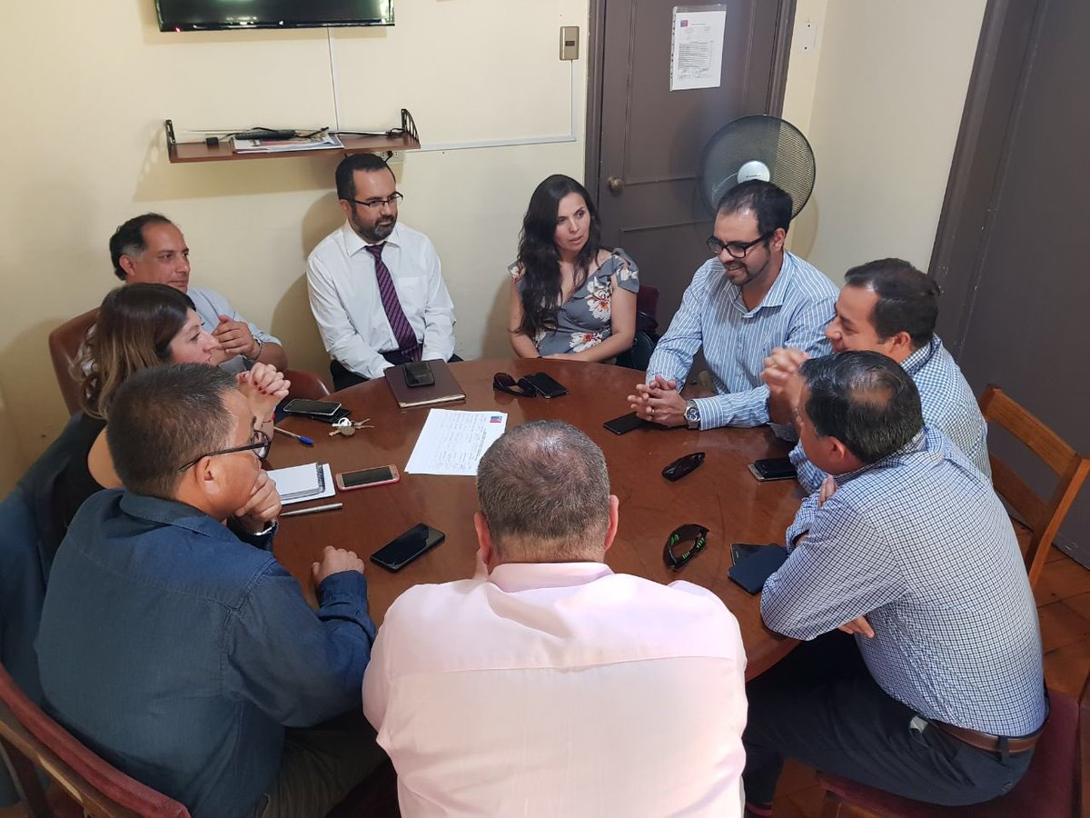 EconomiaMaule's tweet photo. Srm de economía preside el último gabinete económico y agradece por su dedicación y profesionalismo a cada uno de los directores de servicio por el trabajo realizado. https://t.co/TFEr2vHccv