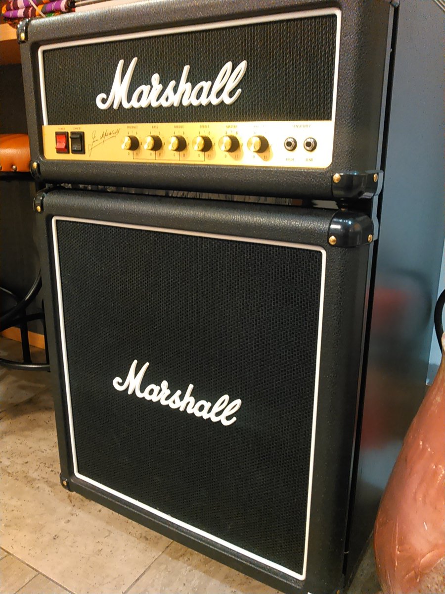 WildGuitarman's tweet image. 一時期話題になってたマーシャル冷蔵庫☝このあいだ実物を初めて見たわー😲欲しい... 
#YokotaBaseStudio 
#MarshallFridge