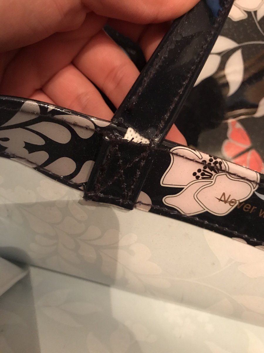 siobhanbebb's tweet photo. @ted_baker My order number is 44154761  Here is a picture as where it is snapped.. thank you https://t.co/oZp6wxhlxt