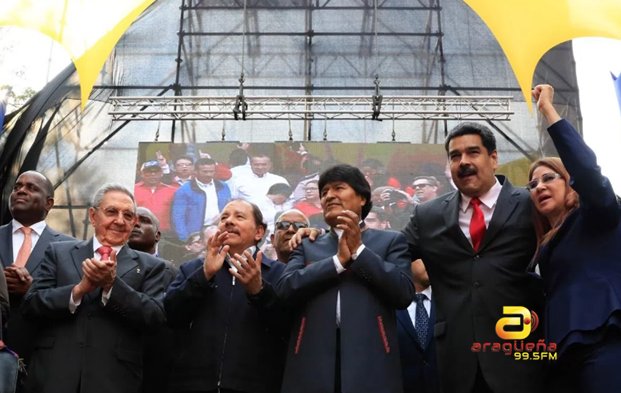 #7Mar Pdte. <a href="/NicolasMaduro/">Nicolás Maduro</a> “Aquí están tus pueblos, Comandante! Con una lealtad infinita e indestructible. No hay oligarquía en este mundo que pueda callar nuestra voz¡No estamos solos! Gracias a los países de la Alianza Bolivariana Alba por su apoyo” #ElMundoConVenezuela