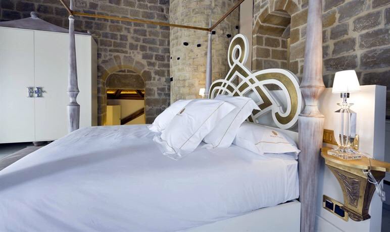 Regálate momentos únicos en #Hotel Palacio de #Úbeda. Un palacio renacentista que te abre las puertas de la comodidad, la calidez y el descanso, que harán de tu estancia una experiencia inolvidable. 
¡Sed Bienvenidos!

#PalaciodeÚbeda #LuxuryMoments