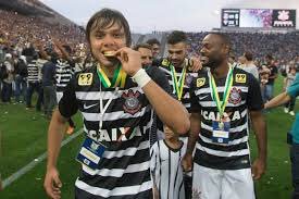 Corinthians__es's tweet photo. NOTA 📄

Romero, lo quieras o no, estás en la historia de Corinthians. Son varios títulos, incluso, dos Brasileros. El mayor goleador del Arena Corinthians. El extranjero con el mayor número de juegos con la camiseta. Tú y tu país tienen todo el respeto aqui. Estamos juntos! 🇵🇾 https://t.co/vTk1vy2xU1