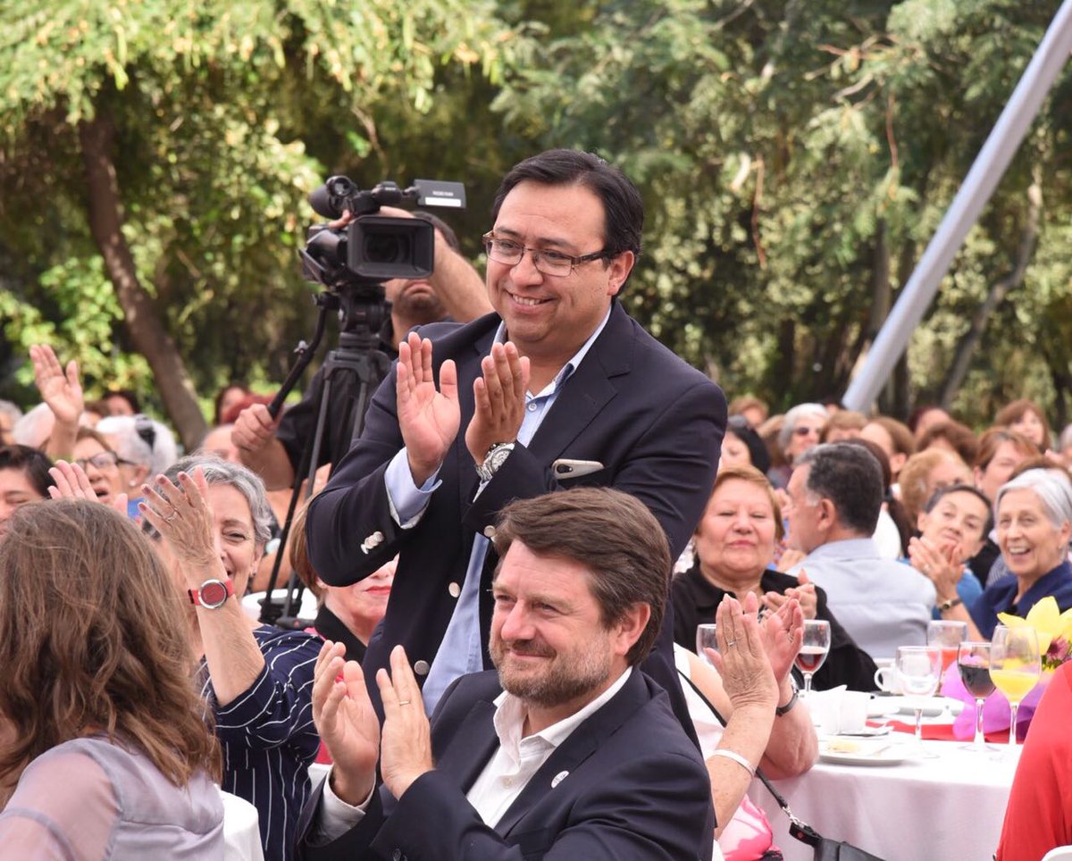 COREsantiago's tweet photo. [AHORA] Consejeros del @HRochaP y @RUTI1964, junto a presidente @Manuel_CORE participan en el lanzamiento del Programa Turismo para la Tercera Edad de la Región Metropolitana. Una iniciativa aprobada por @COREsantiago por $1000 millones #SomosCoreRM https://t.co/VT2c2nw3H3
