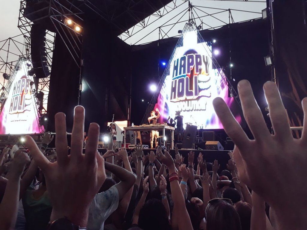 MaidaBustos's tweet photo. #HappyHoliEvolution Copadísimo! https://t.co/tiPbaQPoMl