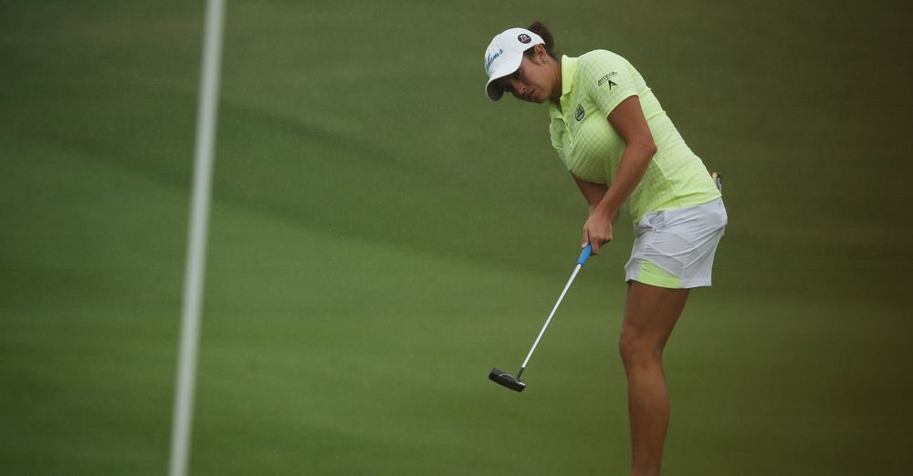 WomensGolf's tweet photo. The Expert Guide to Long Putting - Advice From 18 Leading Instructors. 
Stop 3-Putting! We asked 18 @LPGA and @PGA Instructors for their best advice for golfers on how to master long putting and prevent 3-putts. @LPGAteachers @LPGAWomen #golf https://t.co/Q0rcvi2Yg8 https://t.co/SsJA0Vy9KP