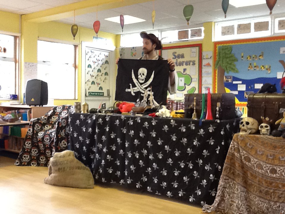 TedderPrimary's tweet photo. Class 3 had an amazing morning with Captain Dan yesterday! They learnt lots of interesting pirate facts. https://t.co/2N9snZMrqq