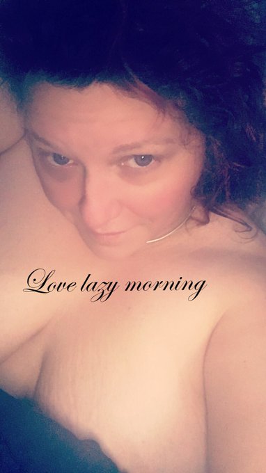 Happy hump day halfway through the week... I&rsquo;m having a lazy morning.  🙈#amerfoxxx #redheads #bigboobs<a href="/tag/bigboobs"class="tags"><span>#bigboobs</span></a><a href="/tag/redheads"class="tags"><span>#redheads</span></a><a href="/tag/amerfoxxx"class="tags"><span>#amerfoxxx</span></a>
