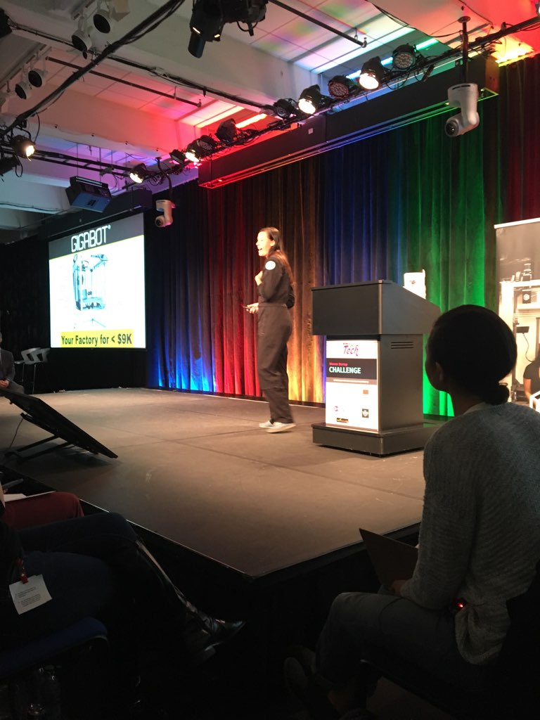 DesignAlliance_'s tweet photo. We loved the WaterSeer and all of the @WomenWhoTech presentations at Google NYC @WaterSeer2017 @theWaterSeer @DAVisionaryDC @SolticeEnergy @Re_Nuble @Astral_AR @FoliaWater @ErikaMilczek @Neopenda_Health @Timeless_AI @VNTANAlive @re3Dprinting https://t.co/Z4Y78pAwkb