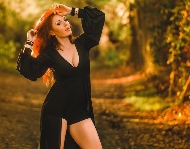 ArtisticiQ's tweet photo. Lover & Fighter...
Focus | @jenaenoonan
Visual | @artisticiq
.
.
.
#sonyshooter #sonya6300 #sonya6500 #sony85mm18 #puddingstone #girlswhofight #fighterbabes #fighterchick #redheadsdoitbetter #redheaded #redheadbabe #loverandfighter https://t.co/gjobREgt3F