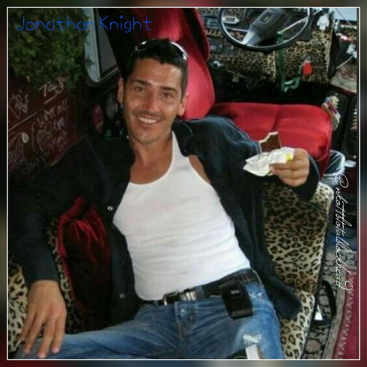 Nkotbtotalblock's tweet photo. Jonathan Knight 😍

What a cutie 😍

#jonathanknight #handsomejon #whatacutie😍 https://t.co/5bFZPWTMQD