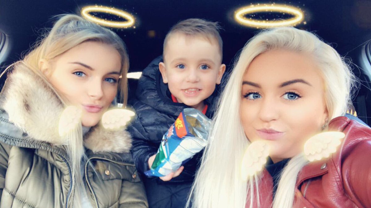 m_housden's tweet photo. Loves his aunties https://t.co/jdMckTi4e5