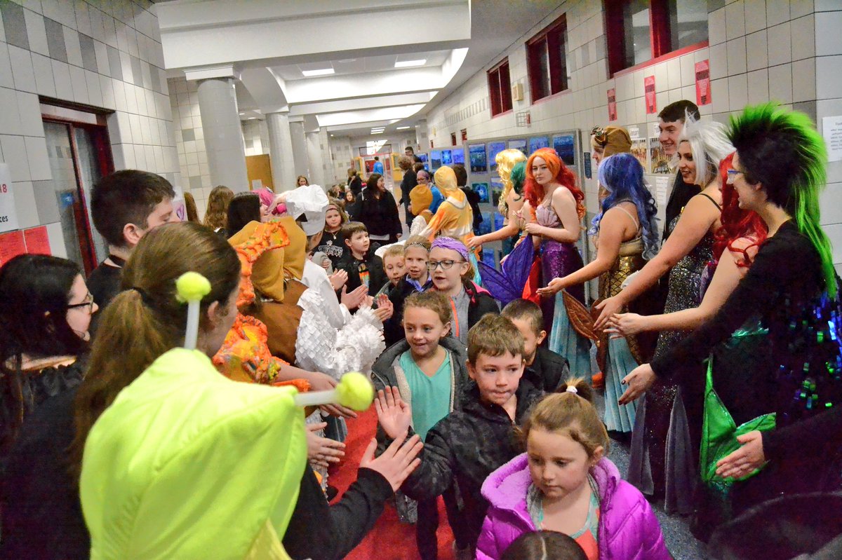 LeRoy_CSD's tweet photo. This morning students in grades 1-12 previewed The Little Mermaid production! Big thanks to our @LeRoyWSS friends for joining us today, it was awesome to see all the smiles & big eyes! We can’t wait for the curtain to open tomorrow night!
#LRmusical
#LRmermaid🧜♀️ https://t.co/eCKlorxJEU