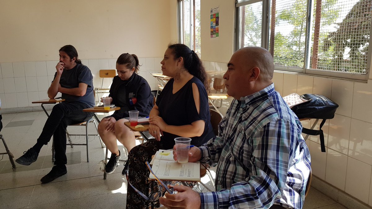 PlanLegua's tweet photo. [AHORA] ✔ Seguimos trabajando junto al Consejo de Organizaciones Sociales de #LaLegua en los futuros desafíos y proyectos para la comunidad legüina 👪

@IntendenciaRM @ortegahernan @Orrego @SubPrevDelito https://t.co/WAkc4FjK23