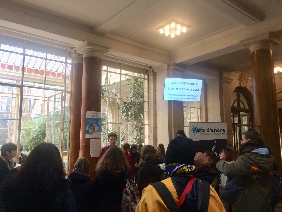 e_gautier's tweet photo. Bravo aux bĂ©nĂ©voles @asso_jetsdencre et Ă ts les participants #R2J2 #IDF merci aux Ă©quipes du lycĂ©e Montaigne @Academie_Paris pr lâaccueil https://t.co/x0QwcPuazL