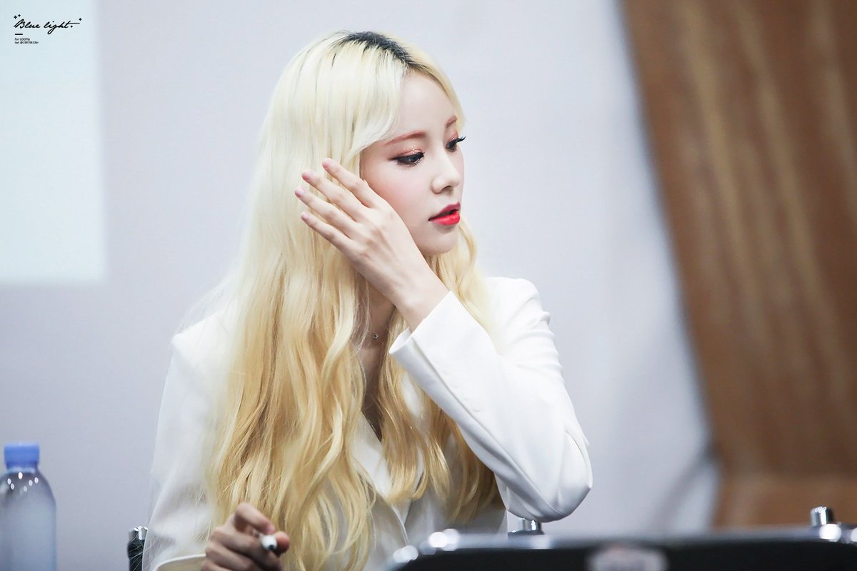 jinsoulpic's tweet photo. fri(end)
boyfri(end)
girlfri(end) 
bestfri(end) 

everything has an END except 

..... JINSOUL-> it has SOUL

if you want a healthy soul forever stan the beautiful incredible jung jinsoul https://t.co/BRsi9KdnVU