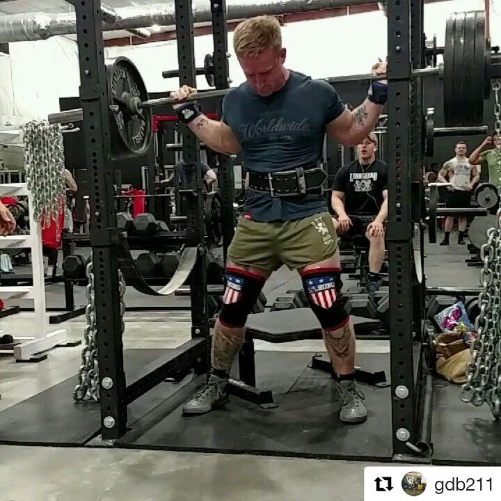 NordicLifting's tweet photo. 💪WEDNESDAY SQUAT DAY💪. Here is a rare sight of using chains.
Repost from @gdb211. #boxsquats #StrongSleeves #supertraining #squatface #weightlifting #bodybuilding #fitness #squatday #squats #nopainnogain #muscleup #musclegain #gymrat #gymaholic #workoutmode #workoutroutine https://t.co/sxcXfkxWNj