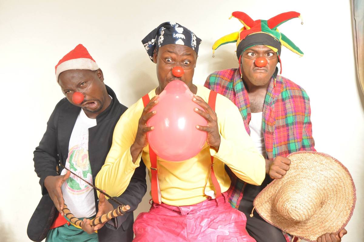 Isabelle_Zongo's tweet photo. #MASA2018 – Africa Clowns présente « Moi music, pas call box » un spectacle pour le jeune public https://t.co/PgvQ4pOvS9 #Originvl https://t.co/BxdQa49L4f