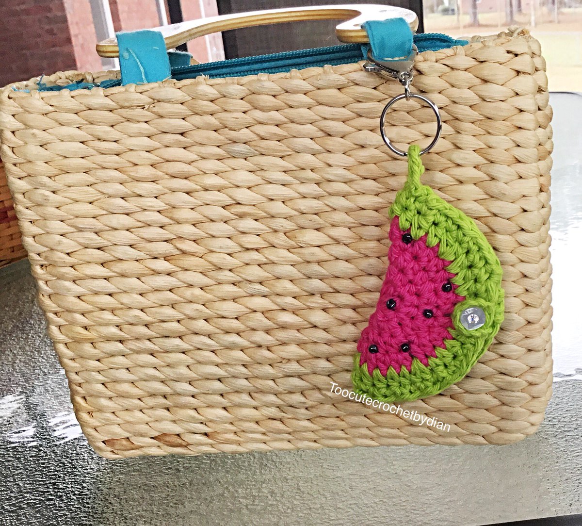 toocutecrochet's tweet image. Pretty up your purse with this watermelon keychain @Esty via etsy.me/2f8BXyO #pursecharm #fashionaccessories #trendykeychain