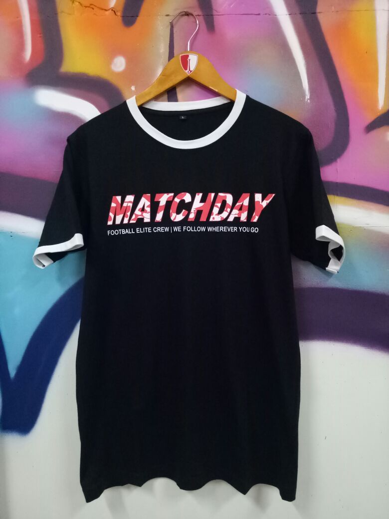 T-shirt Matchday ( Black - list white )

-Combed 30s 
( Adem buat di tribun )
-Rubber Dove 

Size M L XL XXL 

IDR 100k 

WA : 088212684418
