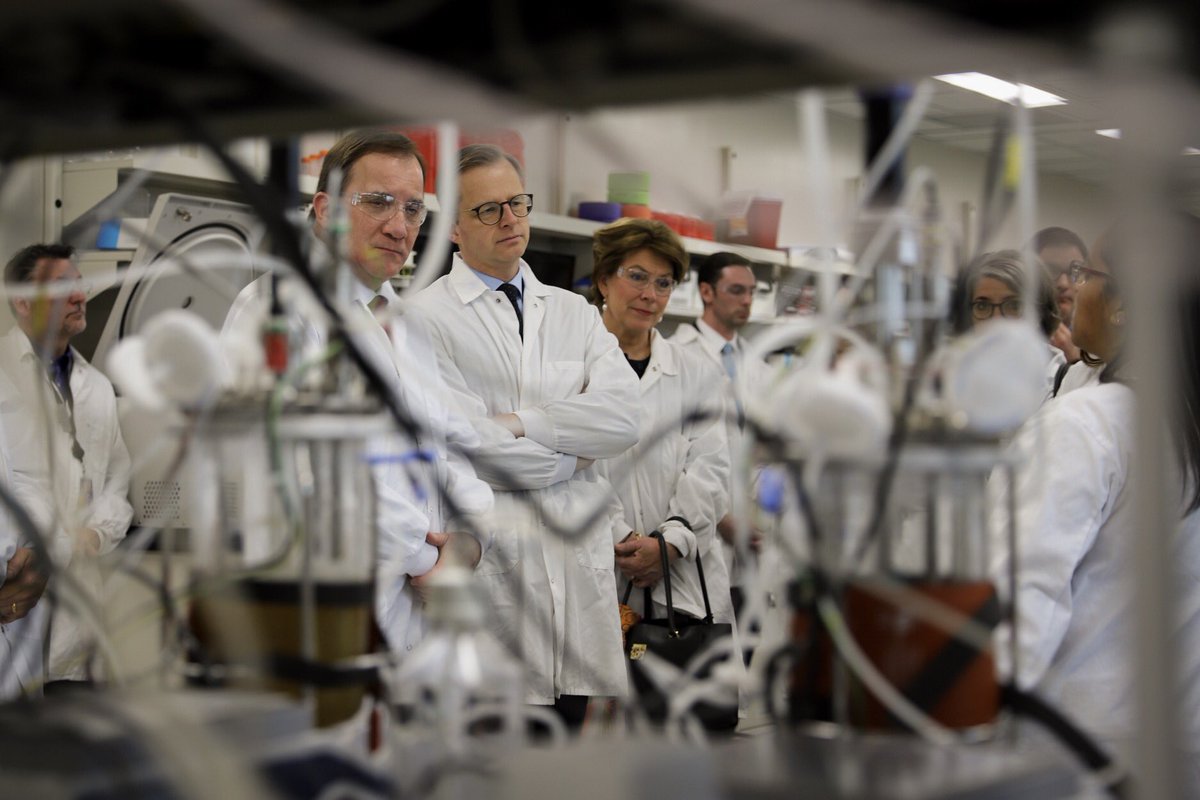 SwedeninUSA's tweet photo. .@SwedishPM Löfven, Min. For Enterprise and Innovation  @mikaeldamberg and the Swedish business delegation @MedImmune #SwedeninUSA https://t.co/0MpcpCdnUR