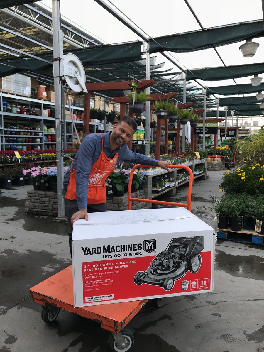 FynnElizabeth's tweet photo. Awesome job Raj! Using the pit-stop process to recover this $200 mower. #D20Nation #1003Proud #AssetProtectionFocused. https://t.co/bV0JdSavse