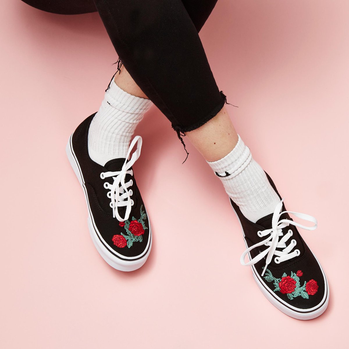 vans authentic trainers black red rose