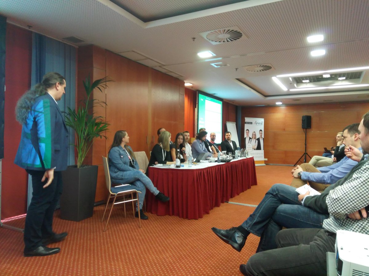 Vynikajici den straveny s GDPR na #gdprmkt. Mam hlavu jak patraci balon, ale jsem ted moooc chytry ;)