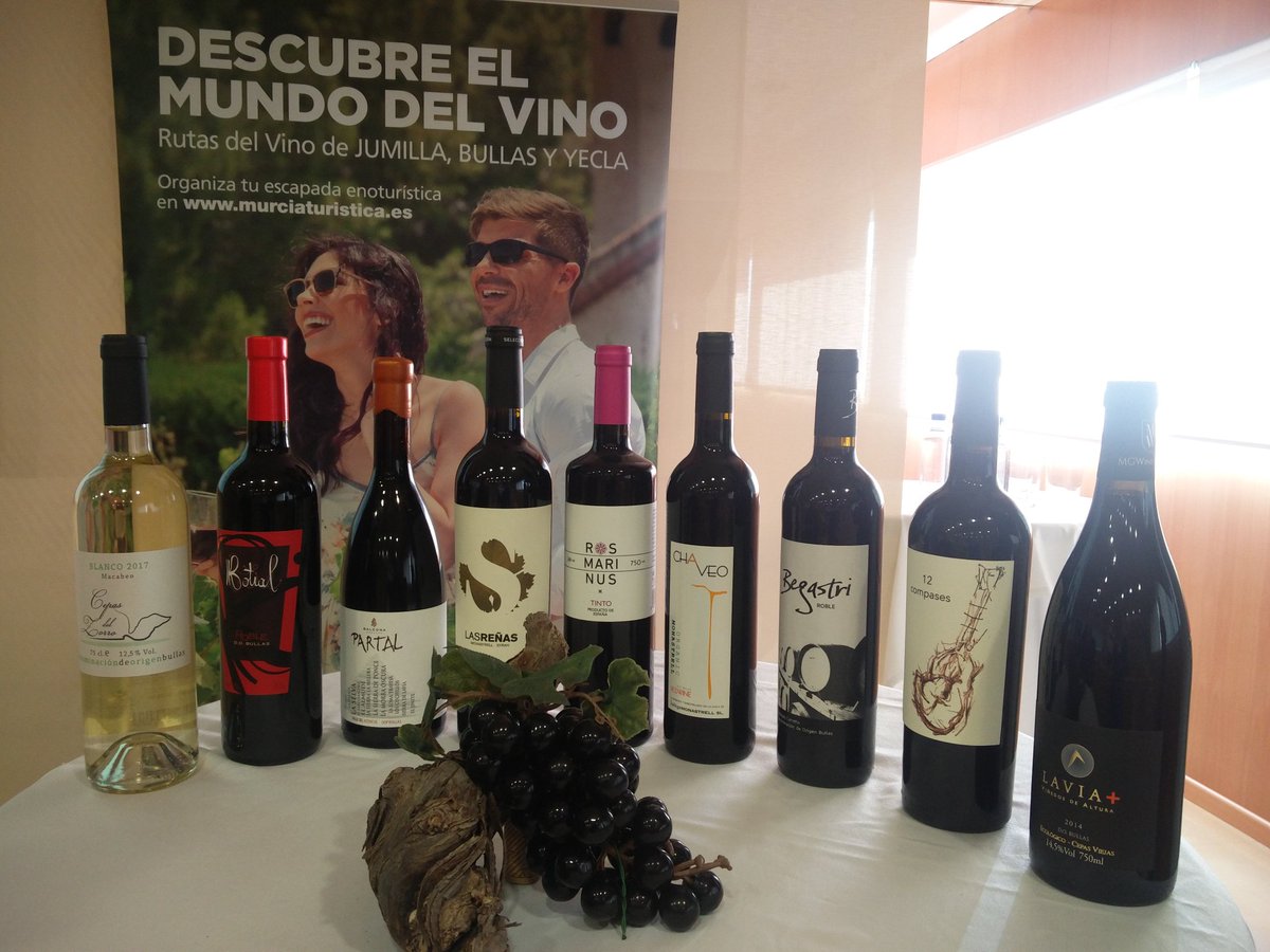 cctmurcia's tweet photo. Presentados los nuevos vinos de la @DOP_Bullas #CepasdelZorro #Botial #Partal #LasReñas #Rosmarinus #Chaveo #Begastri #12Compases #Lavia+ https://t.co/PgeArxA2xJ