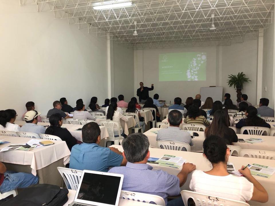AGAP_PERU's tweet photo. En el marco del GLOBALG.A.P. Summit 2018, que se realizará en Lima en noviembre próximo, #AGAP y el GLOBALG.A.P, con el apoyo de la #Juasvi , viene desarrollando el Taller de Introducción “GLOBALG.A.P. incorpora módulos FSMA y FSA a su certificación IFA”, en Ica https://t.co/LTmF8qarB1