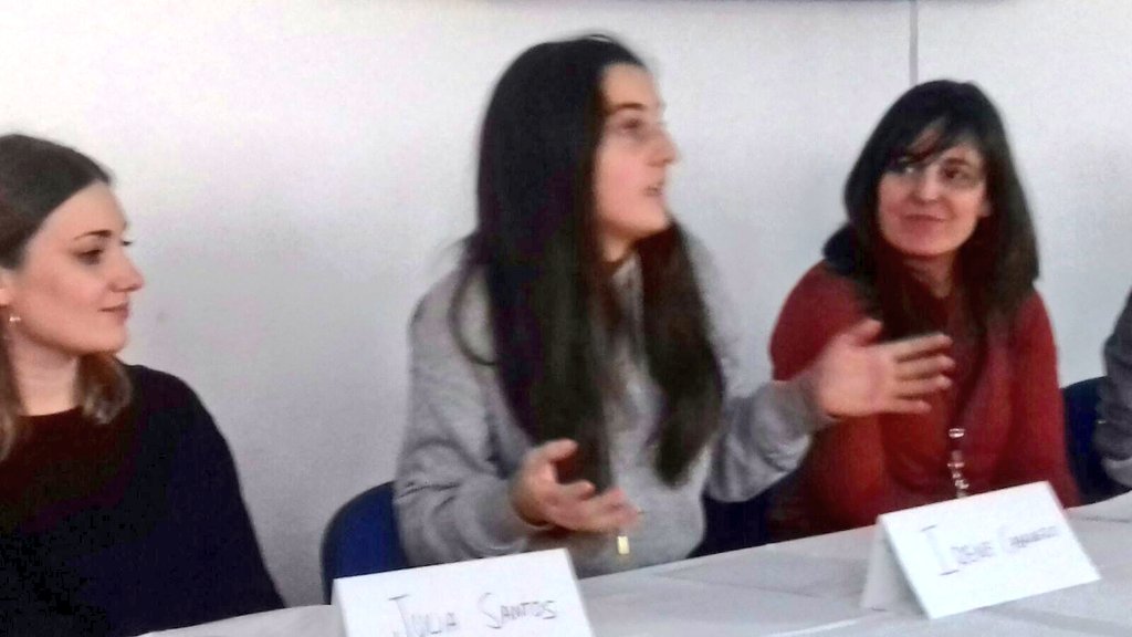 FuhemEducacion's tweet photo. "Deberíamos revisar las letras de las canciones que escuchamos la gente joven", Irene Caballero, alumna de secundaria #HipatiaFUHEM
#DiaDeLaMujer https://t.co/diTooHPqkR