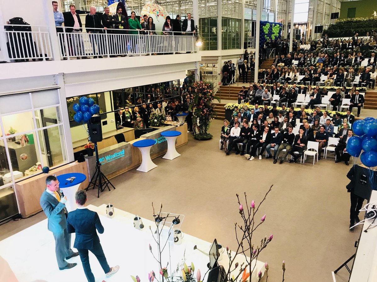 WorldHortiCentr's tweet photo. En we zijn al weer toegekomen aan het laatste onderdeel van het middagprogramma: de wrap-up! Ondertussen start de opendag @MBOWestland #openingwhc #GrowingTheFuture https://t.co/hj9kOymQzU