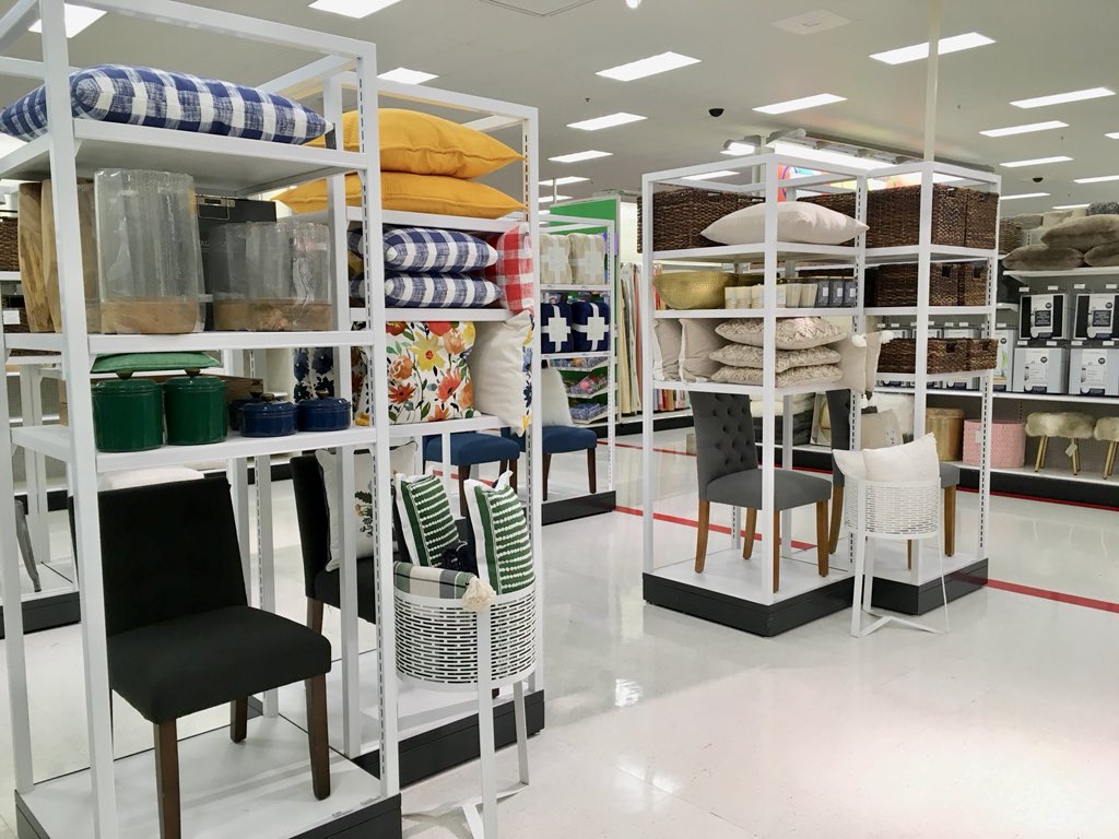 CarlingHale's tweet photo. We are ready for Spring Break & SXSW in Home Decor at #T1542.
#targetstyle #targetvml
@Robert0928 @ChristinaSafady https://t.co/vzhojZ92UV
