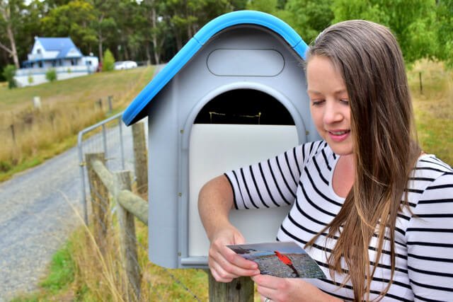 karynlocke's tweet photo. The Age of the Modern Postcard: Reasons You Should Send a Postcard This Year!! Tip: Use @MyPostcardapp #mypostcard #mypostcardapp #democracydelivered https://t.co/ipg3RJJl1u via @mappingmegan https://t.co/29EWURmxJq