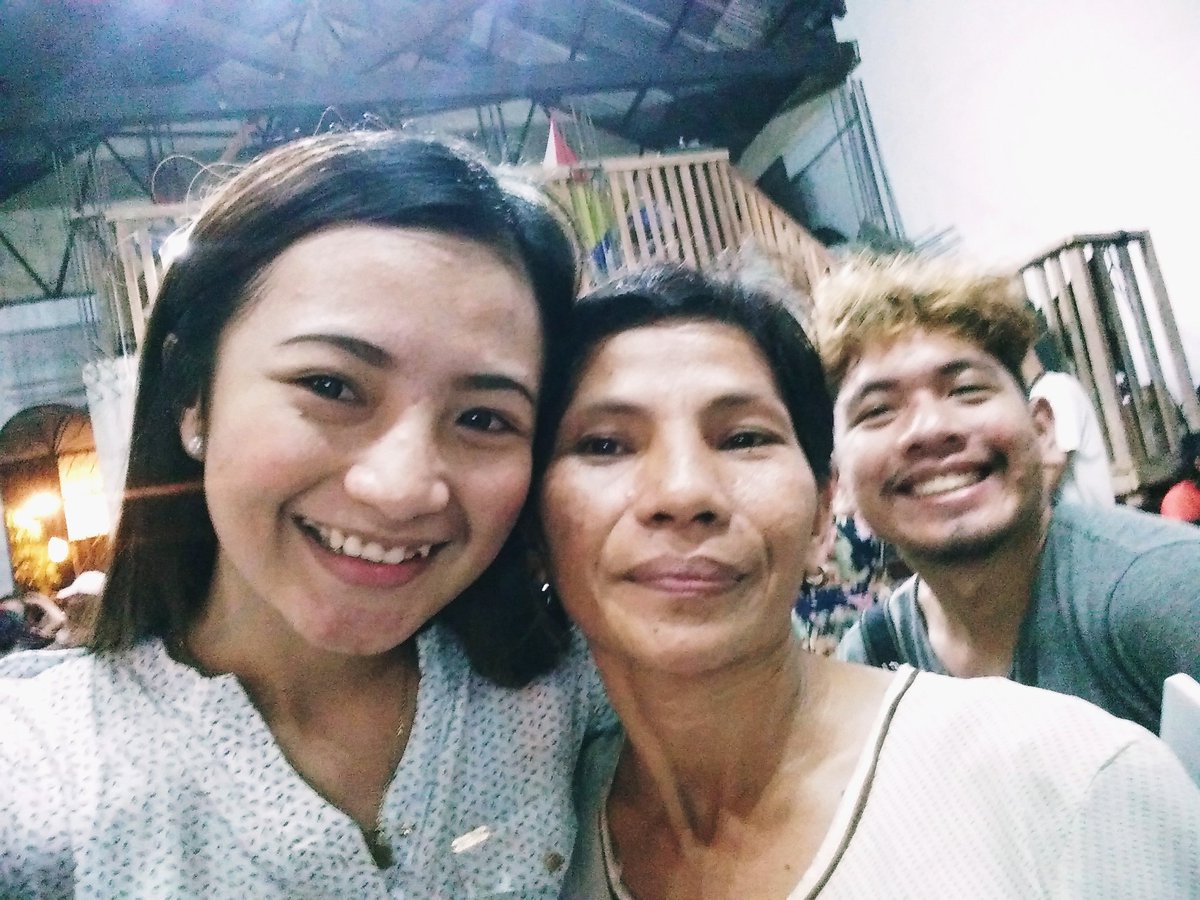 menchongdeee's tweet photo. Today's reaffirmations (and tears) were brought by Nanay Maricris, one of the Eastern Visayas farmers:
"Kapag namatay kang lumalaban, mas mabigat pa sa bakal ang dangal ng iyong buhay"
#StandWithSamar https://t.co/ggqwId4yHq