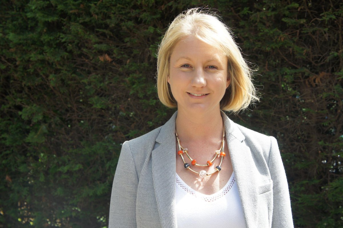 LMI_Bolton's tweet photo. Make sure you tune into @BoltonFM tomorrow at 11am to hear our Chief Officer @sulongnhs on the panel for International Women's Day! #IWD2018 #Bolton #NHS https://t.co/cjfdGgM6BR