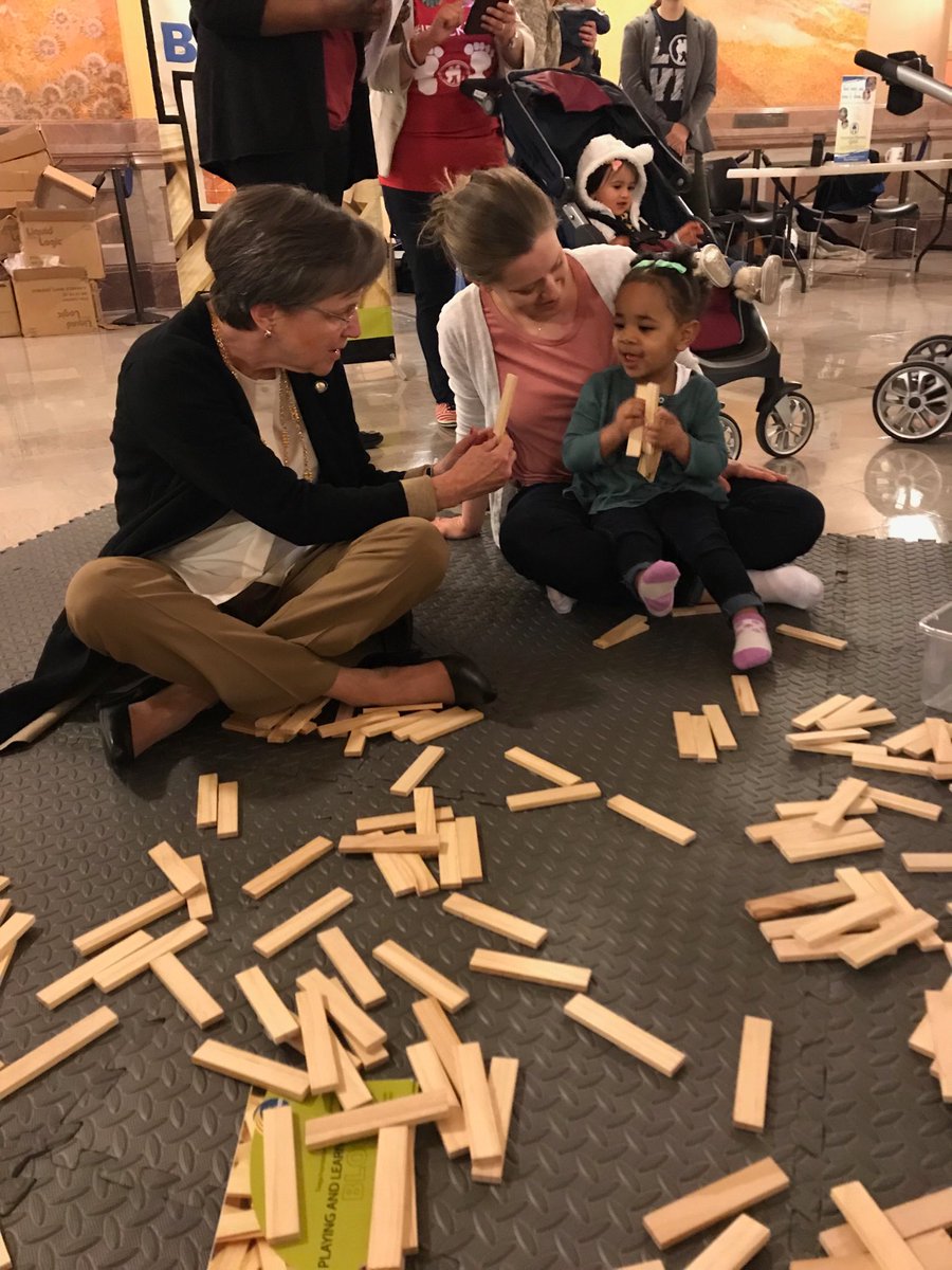 MrsMattHoffman's tweet photo. Senator Kelly loves Kansas Kids and Families! #IBackPAT #ksleg https://t.co/N6wKe1rz2B