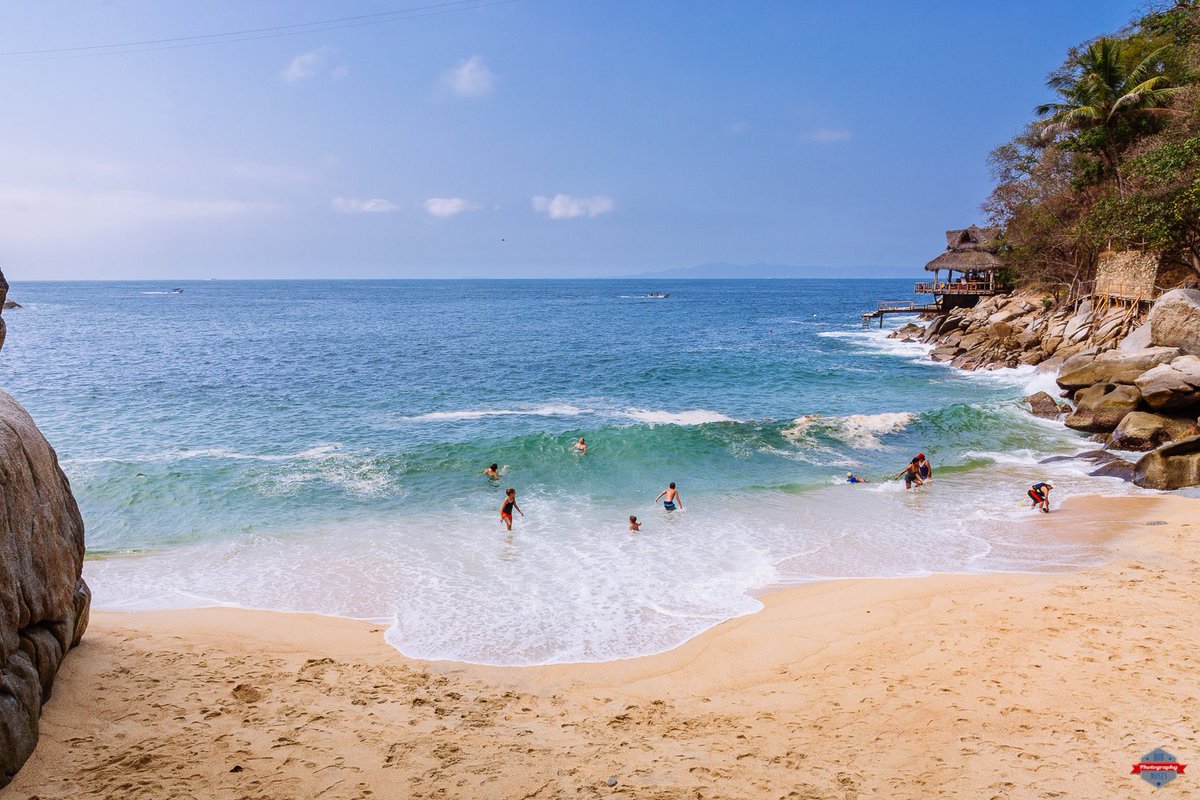RobMoses's tweet photo. Waves at Colomitos beach.🌊😎 https://t.co/YFsb2OLeem #waves #beach #PuertoVallarta #ColomitosBeach #family #travel #Mexico #Nikon #photography https://t.co/gLW9nrZaCP