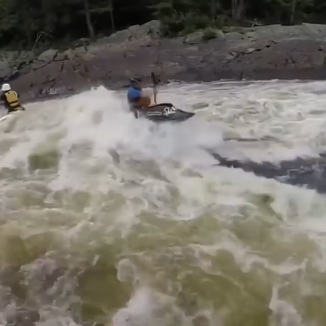 trickfarm's tweet photo. Smashing through the rapids then stick a flip in 😱😱 🚜🚜🚜💨💨💨#trickfarm #trickdaddy #trickortreat #kayak #canoe #rapids #canoeing #canoelife #kayaking #kayaklife #flip #flipagram https://t.co/51LaSvizai https://t.co/tbRMlpiP49