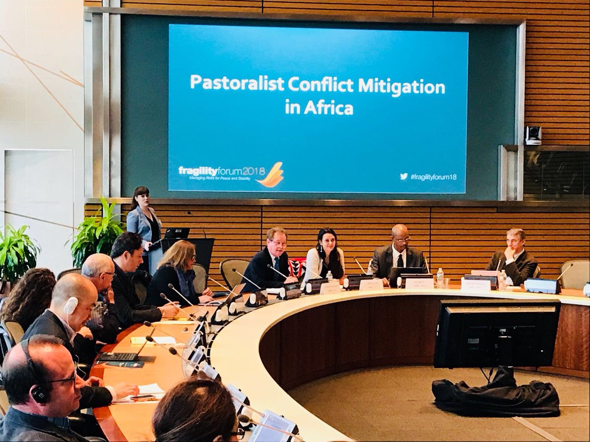 AFD_France's tweet photo. Comment réduire les risques de conflits dans les zones pastorales, notamment au #Sahel ? Notre experte Marie Edan intervient sur cette question au #FragilityForum18 ! https://t.co/qjEaVpy0Xt