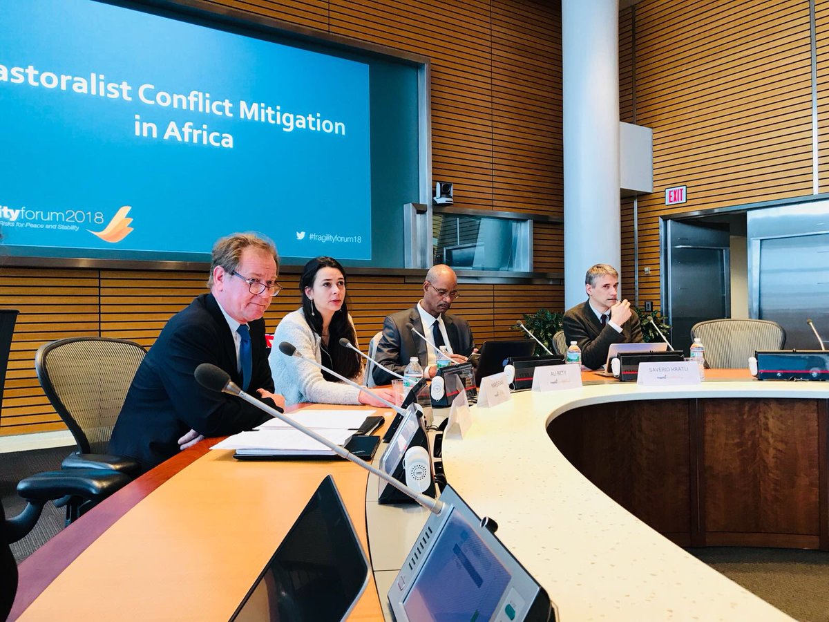 AFD_France's tweet photo. Comment réduire les risques de conflits dans les zones pastorales, notamment au #Sahel ? Notre experte Marie Edan intervient sur cette question au #FragilityForum18 ! https://t.co/qjEaVpy0Xt