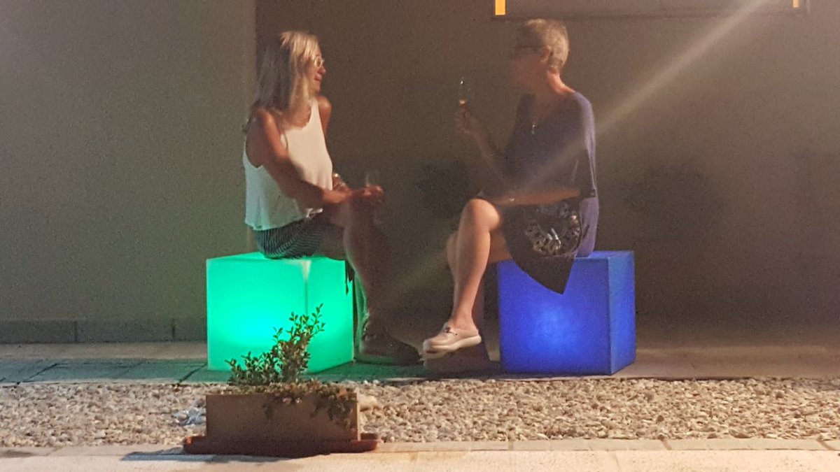 BrunacciOK's tweet image. 🚛💨💨 Estás preparando tu fiesta o evento? Pensá en Brunacci, alquiler y venta de #mobiliarioLED.

Por consultas:
📱 3471-618709
📩 info@brunacci.com.ar
🌎 brunacci.com.ar