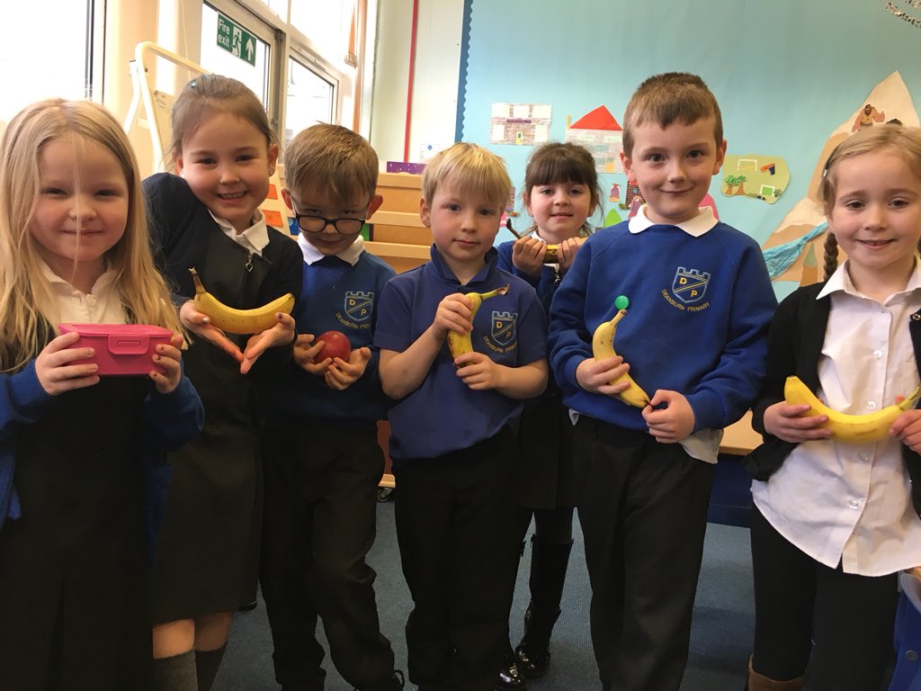DeanburnPS_P7A's tweet photo. Here we are with our wrapper free snacks during #DPSWasteWeek π #WrapperFree π https://t.co/8Nu1o4Abwh