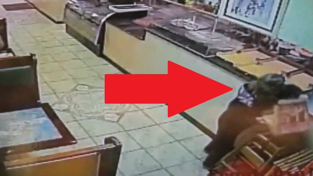 Florida woman angry over order throws hot pizza at store manager bit.ly/2FkOTzl https://t.co/fCLx6oLiZv